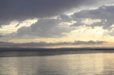 Valencia İspanya, Albufera Gölü 'nde güzel bir gün batımı. Avrupa