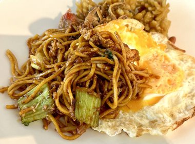 İspanyol usulü kızarmış Padron Peppers.