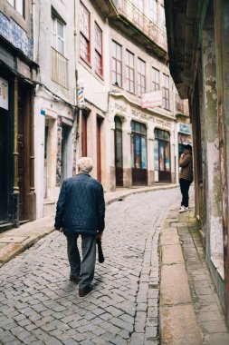 Tarihi Şehir Sokak Sahnesinde Kaldırım Yolu ve Mimariyle Büyüleyici Şehir Geçidi