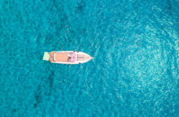 Lucht Uitzicht Prachtige Luxe Jacht Blauwe Zee Zomer Zonnige Dag — Stockfoto