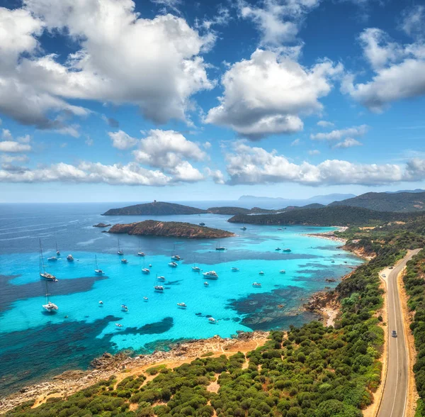 Lucht Uitzicht Luxe Jachten Blauwe Zee Zomer Zonnige Dag Sardinië — Stockfoto