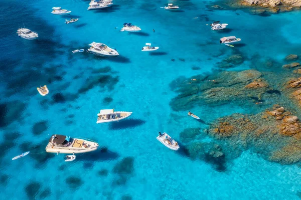 Letecký Pohled Luxusní Jachty Lodě Modrém Moři Letní Slunečný Den — Stock fotografie