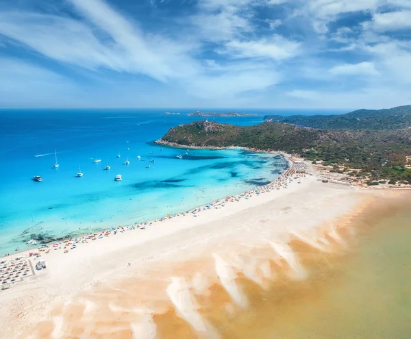 Uitzicht Vanuit Lucht Prachtig Strand Met Wit Zand Parasols Jachten — Stockfoto