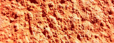 Duvara sürülen boyanın kaba dokusu. Soyut doku. Yatay görüntü. Siteye eklenmek için pankart.