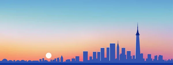 Skyline Van Stad Met Een Hoog Gebouw Verte Bij Zonsondergang — Stockvector