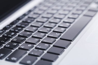 Siyah dizüstü bilgisayarın arkaplanı