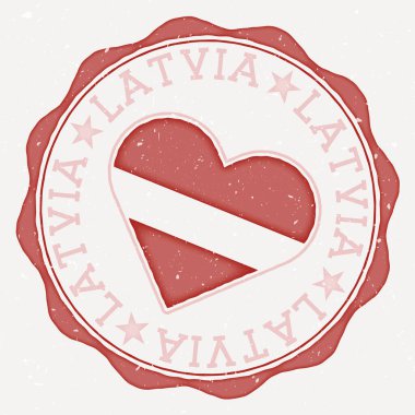 Letonya kalp bayrağı logosu. Letonya bayrağı etrafında kalp şeklinde bir ülke ismi mesajı. Modern vektör illüstrasyonu.