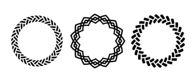 Retro düğüm daire çerçeve seti. Klasik Kelt yuvarlak sınır koleksiyonu. Pankart, poster, çerçeve ve sınır için örgü ve ip süsleme motifleri. Siyah dairesel tasarım elementleri. Vektör paketi