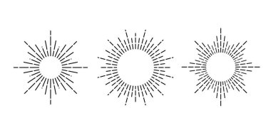 Retro güneş patlaması çerçeveleri ayarlandı. Klasik güneş ışınları koleksiyonu. Şekil verilmiş güneş ışığı, radyal ışınlar, güneş ışınları, havai fişekler, patlama sembolleri. Vektör tasarım ögeleri 