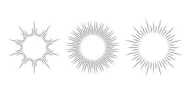 Retro kıvrımlı güneş patlaması çerçeve takımı. Çarpık dairesel güneş ışınları. Logo, etiket, rozet ve afişler için klasik dalgalı güneş ışınları tasarım elementleri. Vektör illüstrasyon koleksiyonu