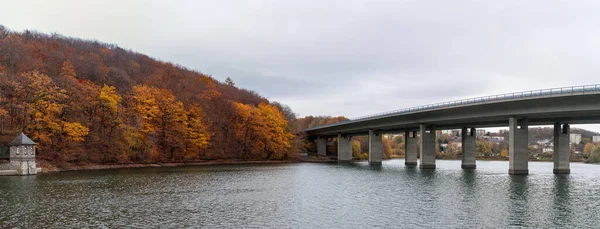 Panoramatický Výhled Most Přes Jezero Seilersee Iserlohnu — Stock fotografie