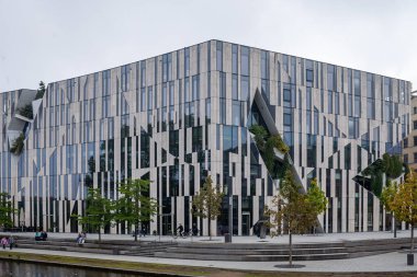 Düsseldorf, NRW, Almanya - 11 Eylül 2022. Şehrin modern mimarisi.