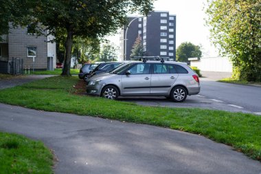 Iserlohn, NRW, Almanya. 22 Eylül 2024. Otoparkta park etmiş bir Skoda Fabia Combi..