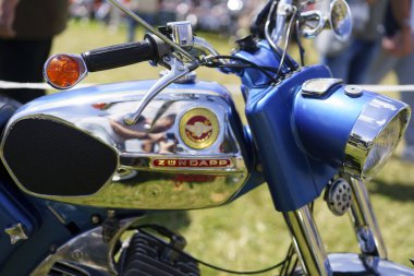 Iserlohn Gruermannscheide, NRW, Almanya. 13 Temmuz 2024. Eski model Zundapp motosikleti. Yakın çekim.