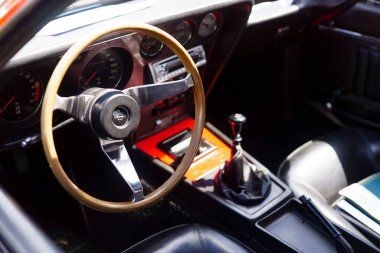 Iserlohn Gruermannscheide, NRW, Almanya. 13 Temmuz 2024. Yazın klasik araba sergisinde bir Opel GT 'nin iç mekanı..