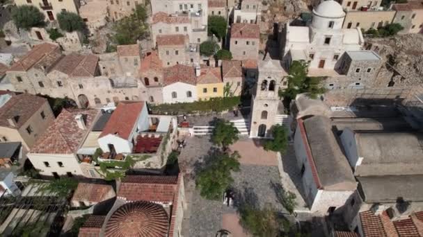 来自希腊伯罗奔尼撒拉科尼亚莫内马西亚中世纪城堡的无人驾驶飞机的空中录像 — 图库视频影像