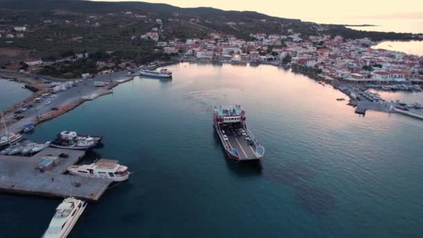 Luchtfoto Van Elafonisos Belangrijkste Dorp Tijdens Zonsondergang Gelegen Het Zuiden — Stockvideo