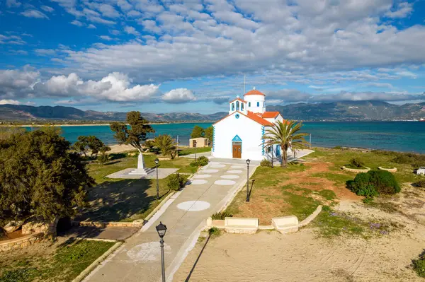 Vista Aérea Igreja Saint Spyridon Ilha Elafonisos Localizado Sul Peloponeso — Fotografia de Stock