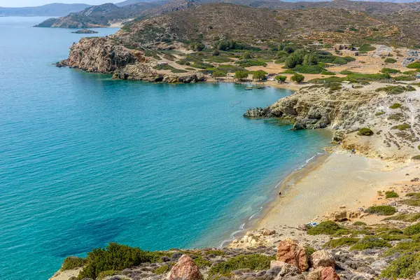 Yunanistan 'ın Girit Adası' ndaki Lasithi ilinin Vai plajı yakınlarındaki antik Itanos bölgesinde yer alan Erimoupolis plajının hava manzarası.