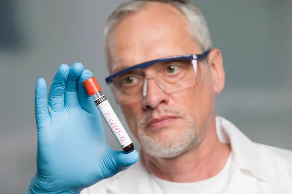 Doctor Scientist Handling Blood Test Tube Front Laboratory — Stock Photo, Image