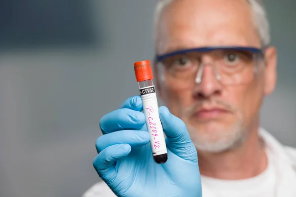 Doctor Scientist Handling Blood Test Tube Front Laboratory — Stock Photo, Image