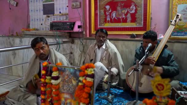 カルヴェニヤ舞踊の民謡や サパラダンス グループでフォークミュージックを行っている インド ラジャスタン ラマデブラ Nov 2022 — ストック動画