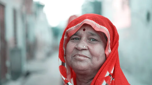 穿着传统服装的印度女人的画像 接近印度裔老妇人 Sikar Rajasthan India Nov 2022 — 图库照片