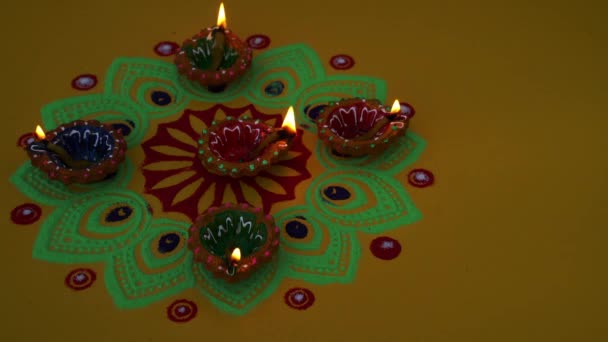 Színes Diya Lámpák Világítanak Diwali Ünnepség Alatt Díszítő Színes Lámpák — Stock videók