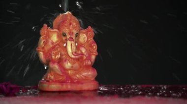 Hindistan 'ın Ganesh Chaturthi festivali. Diwali festivali için Tanrı Ganesha 'yı kutlayın. Diwali selamlama arkaplanı