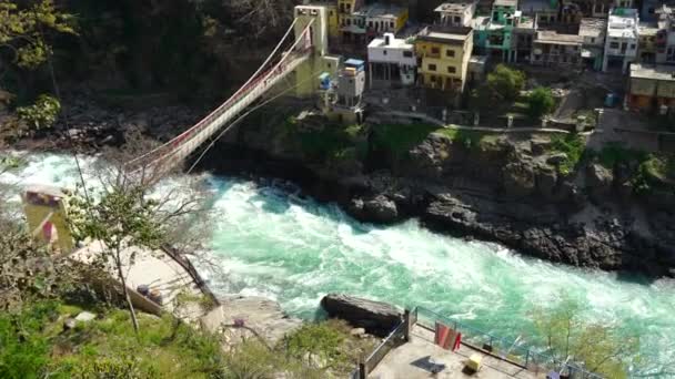 Confluence Des Rivières Alaknanda Bhagirthi Devprayag Deva Prayag Devprayag Est — Video