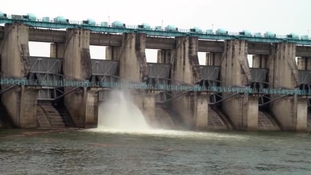 Presa Bisalpur Kota Rajastán India Presa Hidroeléctrica Río Descarga Agua — Vídeos de Stock