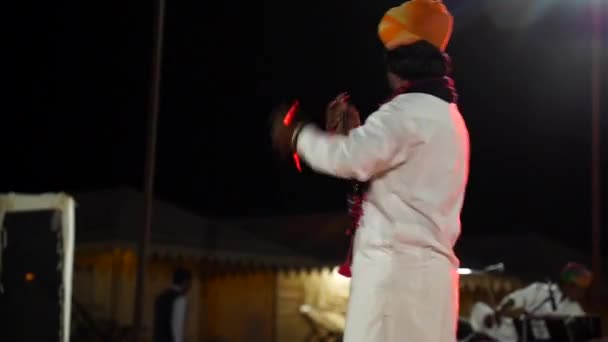 Artista Cantando Uma Canção Folclórica Rajasthani Cultural Programe Acampamento Sam — Vídeo de Stock