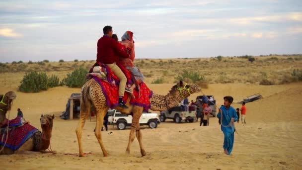Джайсалмер Раджастхан Індія Листопад 2022 Року Верблюдова Їзда Sam Sand — стокове відео
