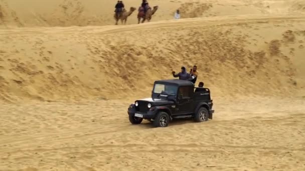 Desert Jeep Safari Písečných Dunách Jeep Safari Poušti Thar Stal — Stock video