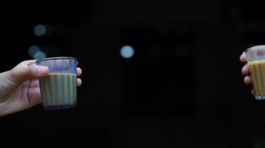 Taze süt çayı ya da Hint Kadak Chai.
