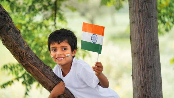 Indiskt Barn Firar Självständighet Eller Republik Dag Söt Liten Indisk — Stockfoto