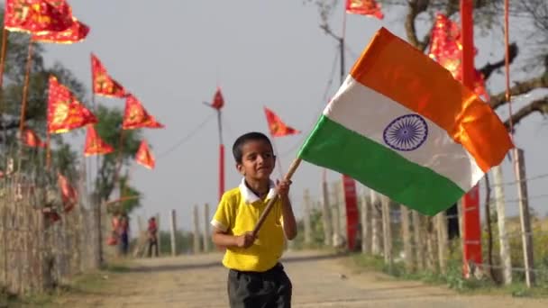 印度儿童庆祝独立日或印度共和国日 — 图库视频影像