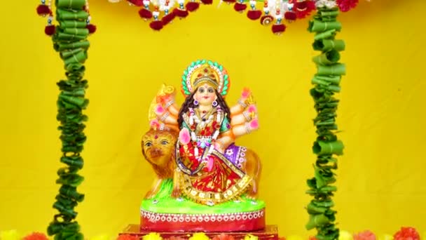 デュルガ プジャ パンダルを飾った女神デュルガ アイドル デュルガ プジャはヒンドゥー教最大の宗教祭であり 現在世界中で祝われている — ストック動画