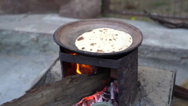 Роті Або Чапаті Виготовлення Або Випічка Вогнищі Індійському Традиційному Способі — стокове відео