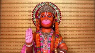 Hint tanrısı Lord Hanuman 'ın renkli bir heykeli ya da putu. Tanrısal Hanuman Heykeli