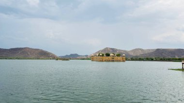 Rajasthan simgesi, Jal Mahal ya da Sagar Gölü 'ndeki Su Sarayı. Jaipur, Rajasthan, Hindistan