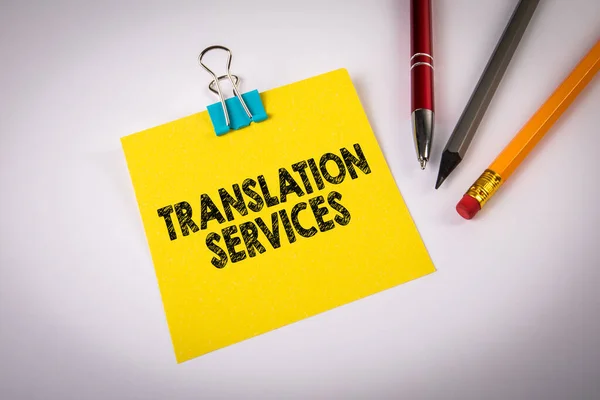 Services Traduction Texte Sur Note Jaune Collante Bureau Blanc — Photo