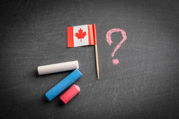 Канадський Прапор Тлі Темної Дошки Бізнес Політика Подорожі Освіта — стокове фото