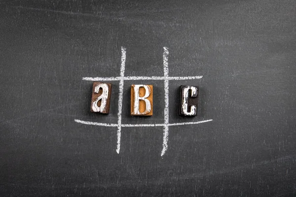 Abc Letters Van Het Alfabet Spel Tic Tac Een Krijtbord — Stockfoto