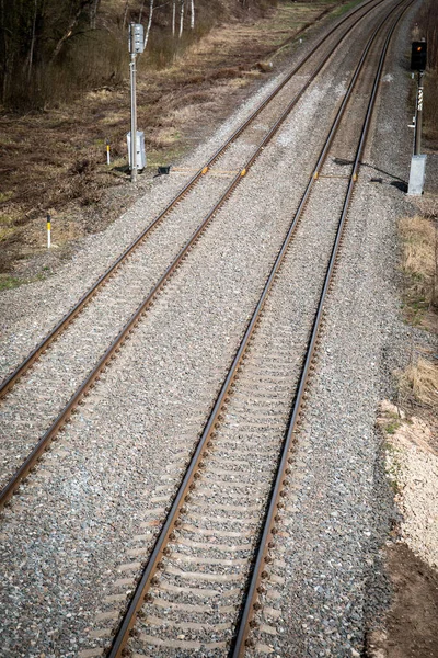 Dois Conjuntos Trilhos Ferroviários Rodam Linha Reta Paralela Dois Semáforos — Fotografia de Stock