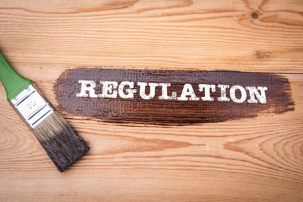 Regulationskonzept Braune Farbe Und Pinsel Auf Holz Textur Hintergrund — Stockfoto
