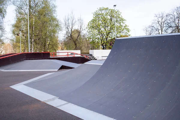 Rampas Skatepark Lugar Para Passar Tempo Lazer Parque Esportes Radicais — Fotografia de Stock