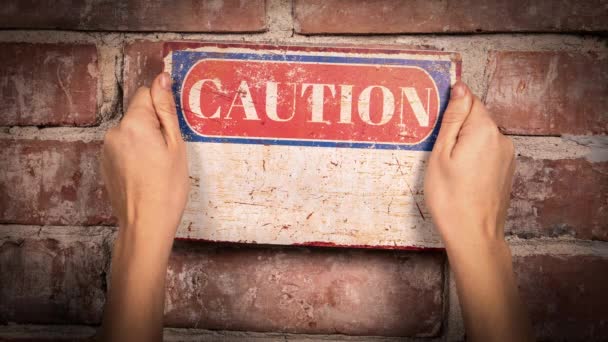Uyum Kavramı Duvarda Yazı Olan Uyarı Işareti — Stok video