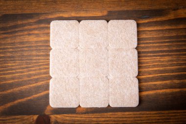 Mobilya Koruma Koyu Ahşap dokuda Hissedildi.