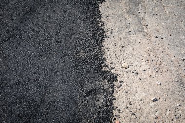 Yol yapımı, yeni ve eski asfalt kaldırım.